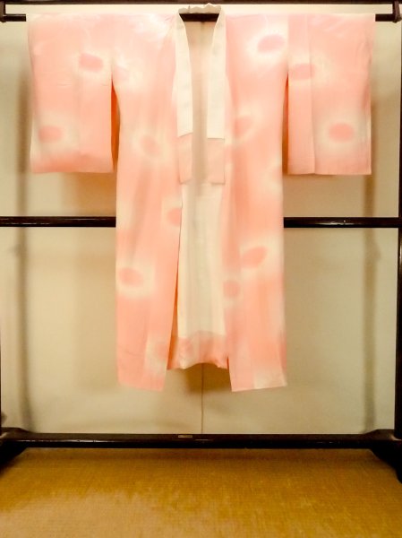 画像1: P0421L 女性用 襦袢   シルク（正絹） 淡い桃色,  ぼかし 【中古】【USED】【リサイクル】 ★★☆☆☆【P0421L】 (1)