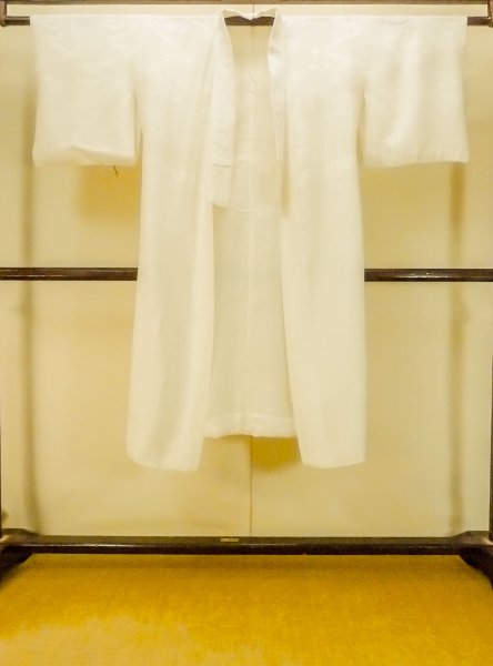 画像1: P0421U 女性用 襦袢   化繊 光沢のある白,  【中古】【USED】【リサイクル】 ★★★☆☆【P0421U】 (1)