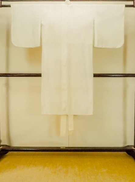 画像2: P0421X 女性用 女の子用長襦袢   シルク（正絹） 薄いアイボリー,  【中古】【USED】【リサイクル】 ★☆☆☆☆【P0421X】 (2)