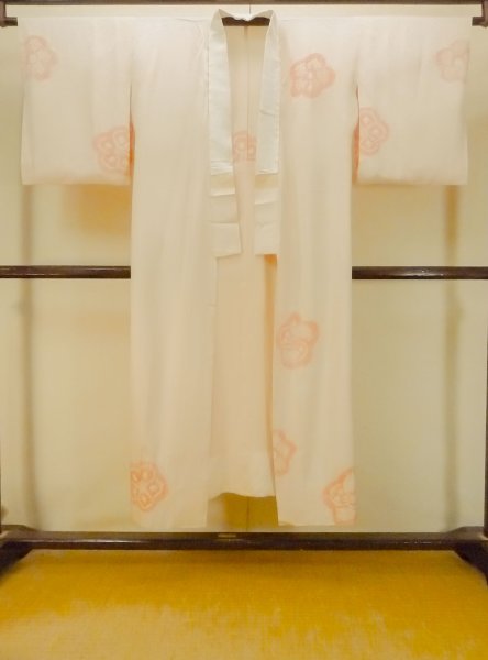 画像1: P0422A 女性用 襦袢   シルク（正絹） 淡い桃色,  梅 【中古】【USED】【リサイクル】 ★★★☆☆【P0422A】 (1)