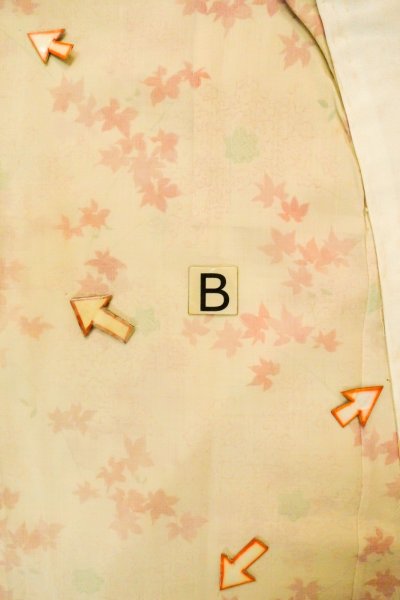 画像15: P0422C 女性用 襦袢   モスリン 薄いアイボリー,  梅 【中古】【USED】【リサイクル】 ★☆☆☆☆【P0422C】 (15)