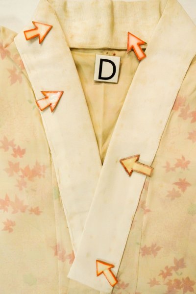 画像17: P0422C 女性用 襦袢   モスリン 薄いアイボリー,  梅 【中古】【USED】【リサイクル】 ★☆☆☆☆【P0422C】 (17)