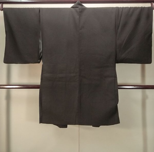 画像2: P0526A 男性用 羽織   シルク（正絹） 深い茶色,  松/松葉 【中古】【USED】【リサイクル】 ★☆☆☆☆【P0526A】 (2)
