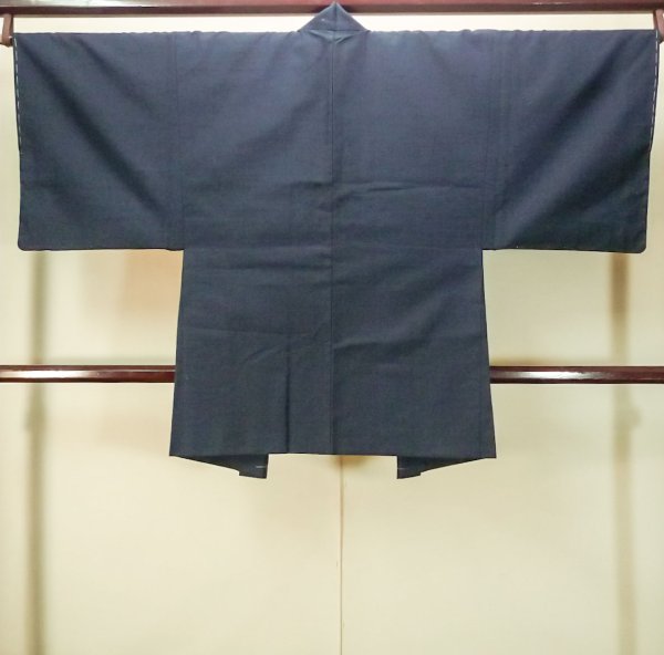 画像2: P0526B 男性用 羽織   シルク（正絹） 深い紺,  チェック柄 【中古】【USED】【リサイクル】 ★★★☆☆【P0526B】 (2)
