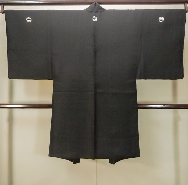 画像2: P0526C 男性用 羽織   シルク（正絹） 黒,  山 【中古】【USED】【リサイクル】 ★★★★☆【P0526C】 (2)