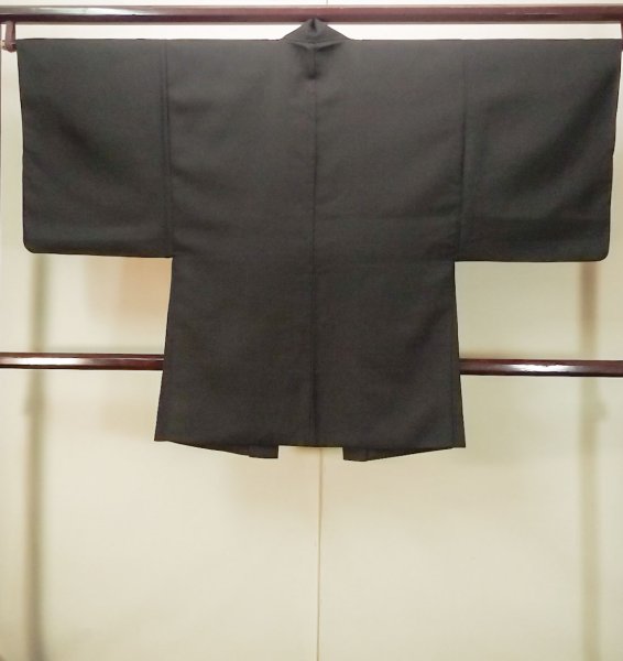 画像2: P0526L 男性用 羽織   シルク（正絹） 黒,  松/松葉 【中古】【USED】【リサイクル】 ★★★★☆【P0526L】 (2)