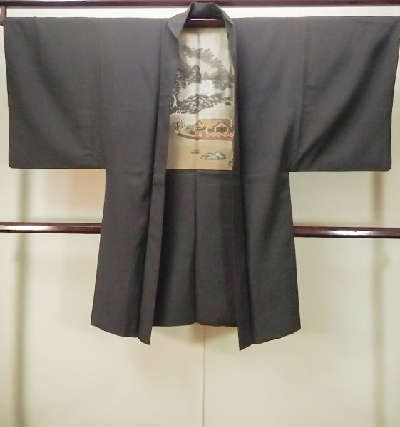 画像1: P0526M 男性用 羽織   シルク（正絹） 黒,  山 【中古】【USED】【リサイクル】 ★★★★☆【P0526M】 (1)