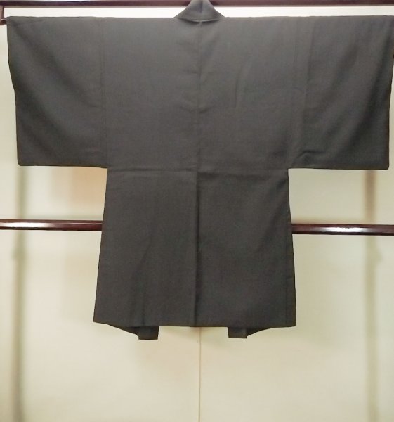 画像2: P0526M 男性用 羽織   シルク（正絹） 黒,  山 【中古】【USED】【リサイクル】 ★★★★☆【P0526M】 (2)