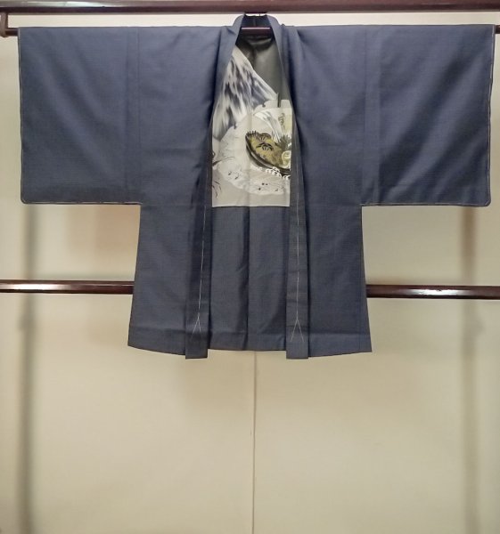 画像1: P0526N 男性用 羽織  大島紬  シルク（正絹） 深い青,  波 【中古】【USED】【リサイクル】 ★★★☆☆【P0526N】 (1)