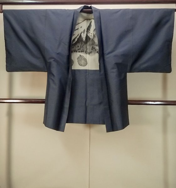 画像1: P0526O 男性用 羽織  大島紬  シルク（正絹） 深い青,  富士 【中古】【USED】【リサイクル】 ★★★☆☆【P0526O】 (1)