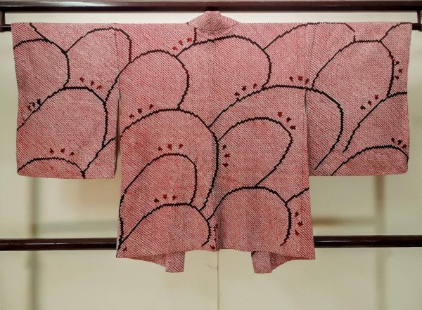 画像2: P0526Q 女性用 羽織   シルク（正絹） 赤色,  かのこ 【中古】【USED】【リサイクル】 ★★★★☆【P0526Q】 (2)