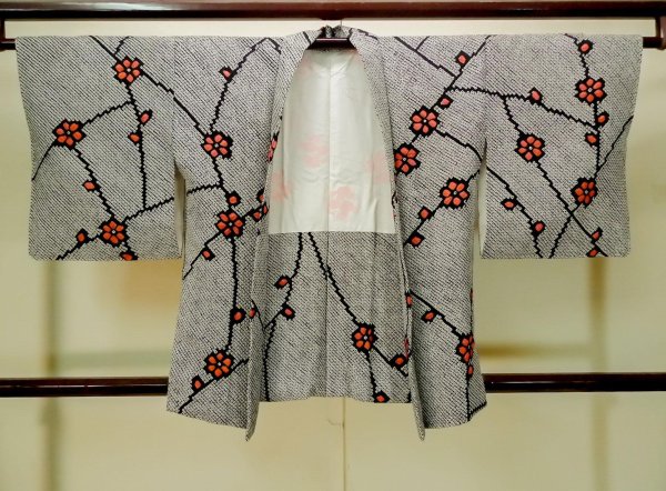 画像1: P0526S 女性用 羽織   シルク（正絹） 黒,  かのこ 【中古】【USED】【リサイクル】 ★★★★☆【P0526S】 (1)