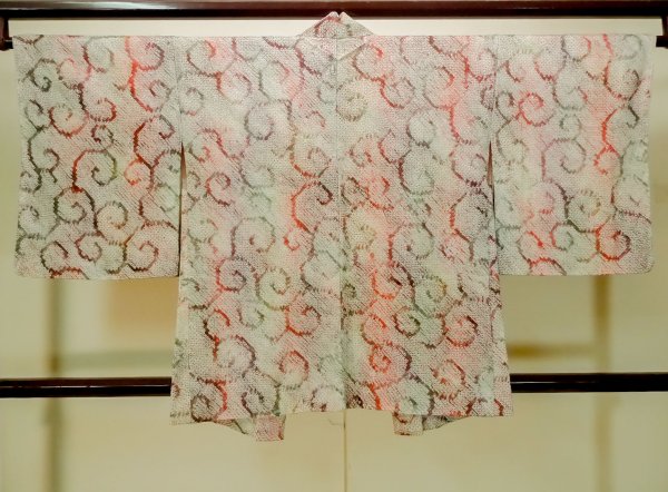 画像2: P0526U 女性用 羽織   シルク（正絹） 薄い桃色,  うず 【中古】【USED】【リサイクル】 ★★★★☆【P0526U】 (2)