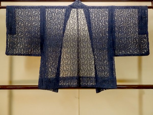 画像2: P0602S 女性用 羽織   麻 深い紺,  抽象的模様 【中古】【USED】【リサイクル】 ★★★★☆【P0602S】 (2)