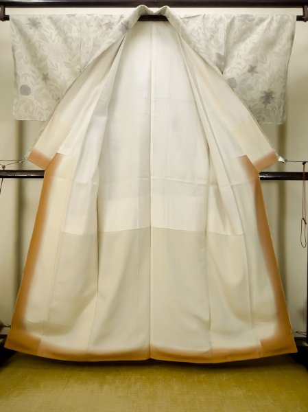 画像2: P0616L 女性用 紬  十日町紬  シルク（正絹） 薄いベージュ,  花 【中古】【USED】【リサイクル】 ★★★★☆【P0616L】 (2)