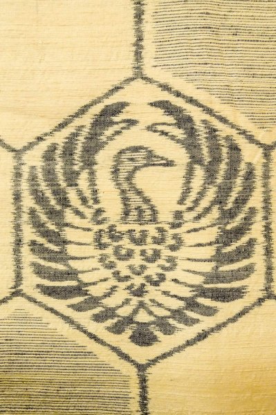 画像4: P0616Q 女性用 紬   シルク（正絹） 薄いベージュ,  鳳凰 【中古】【USED】【リサイクル】 ★★☆☆☆【P0616Q】 (4)