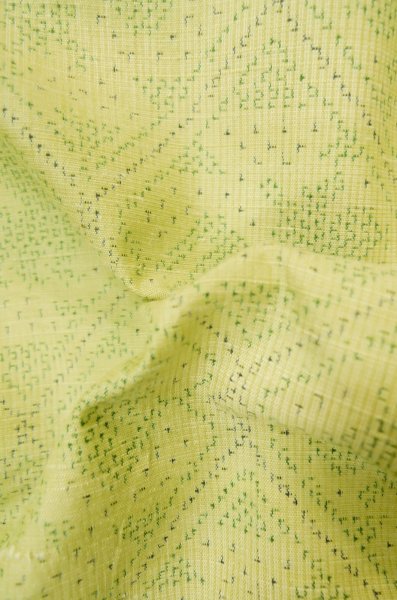 画像11: P0616U 女性用 紬   シルク（正絹） 黄緑色,  抽象的模様 【中古】【USED】【リサイクル】 ★★☆☆☆【P0616U】 (11)