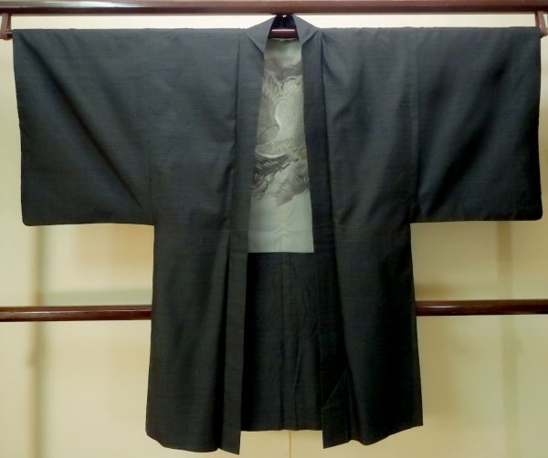 画像1: P0708F 男性用 羽織  大島紬  シルク（正絹） 深い紺,  幾何学模様 【中古】【USED】【リサイクル】 ★★★★☆【P0708F】 (1)
