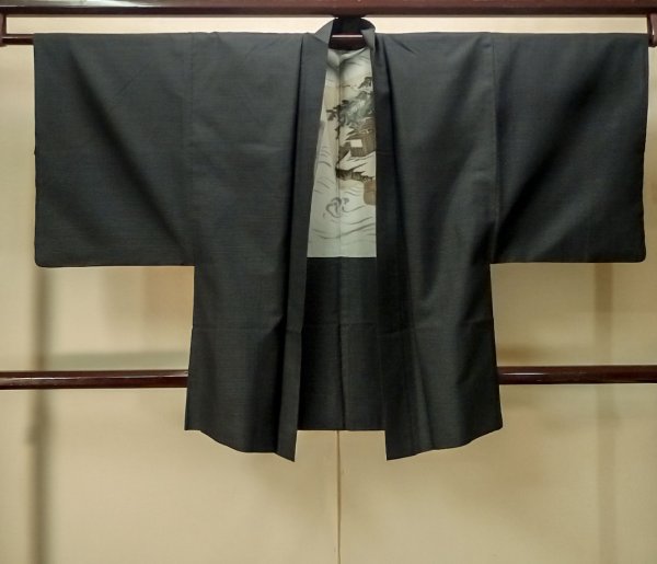 画像1: P0708P 男性用 羽織  大島紬  シルク（正絹） 深い紺,  幾何学模様 【中古】【USED】【リサイクル】 ★★★☆☆【P0708P】 (1)