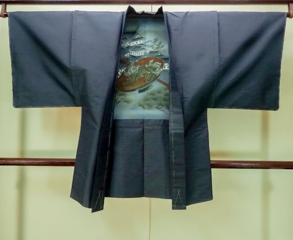 画像1: P0709B 男性用 羽織  大島紬  シルク（正絹） 深い紺,  幾何学模様 【中古】【USED】【リサイクル】 ★★★★★【P0709B】 (1)