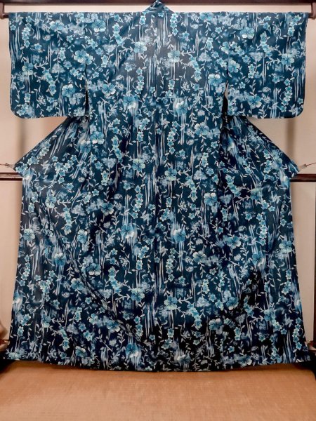 画像1: P0722L 女性用 浴衣（海外製）   綿 深い藍,  葉 【中古】【USED】【リサイクル】 ★★★☆☆【P0722L】 (1)