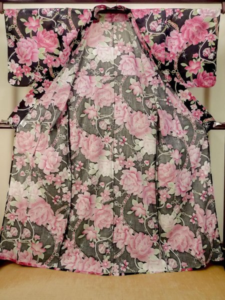 画像2: P0722O 女性用 浴衣（海外製）   綿 黒,  バラ 【中古】【USED】【リサイクル】 ★★★☆☆【P0722O】 (2)