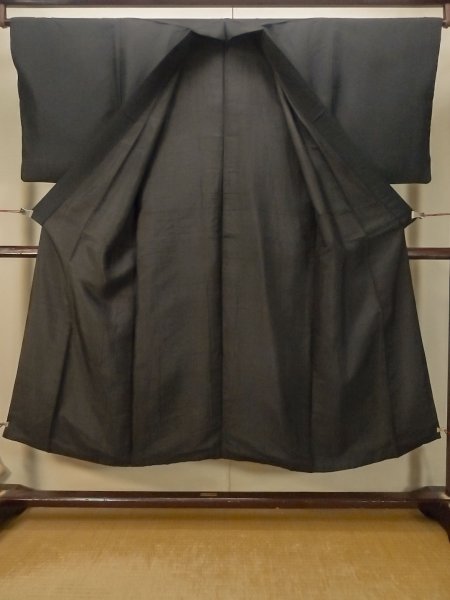 画像2: P0722R 男性用 紋付   シルク（正絹） 黒,  【中古】【USED】【リサイクル】 ★★★★☆【P0722R】 (2)