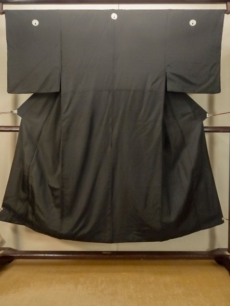 画像1: P0722S 男性用 紋付   シルク（正絹） 黒,  【中古】【USED】【リサイクル】 ★☆☆☆☆【P0722S】 (1)