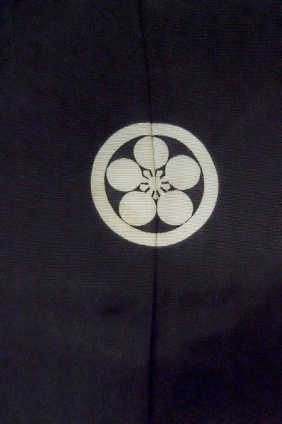 画像3: P0722V 男性用 紋付   シルク（正絹） 黒,  【中古】【USED】【リサイクル】 ★★★★☆【P0722V】 (3)