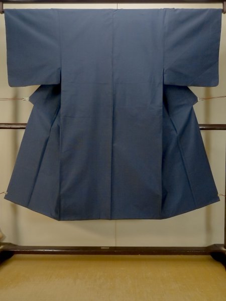 画像1: P0723C 男性用 紬   シルク（正絹） 深い青,  亀甲 【中古】【USED】【リサイクル】 ★★★☆☆【P0723C】 (1)