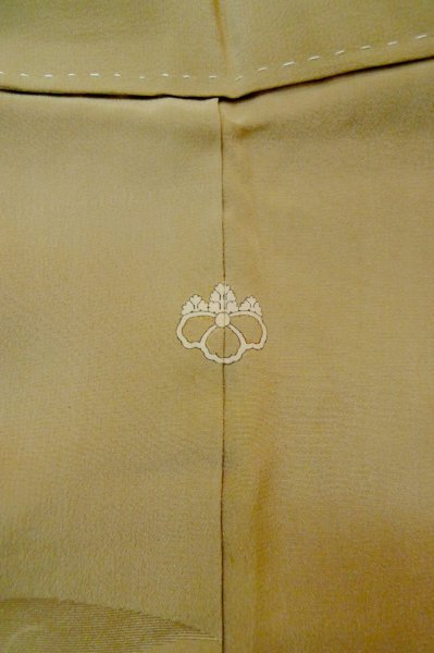 画像5: P0731V 女性用 留袖   シルク（正絹） 淡い茶色,  ぼたん 【中古】【USED】【リサイクル】 ★★★☆☆【P0731V】 (5)