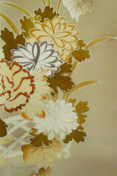 画像6: P0731V 女性用 留袖   シルク（正絹） 淡い茶色,  ぼたん 【中古】【USED】【リサイクル】 ★★★☆☆【P0731V】 (6)