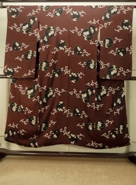 画像1: P0731W 女性用 小紋   シルク（正絹） 深いえんじ,  菊 【中古】【USED】【リサイクル】 ★★☆☆☆【P0731W】 (1)