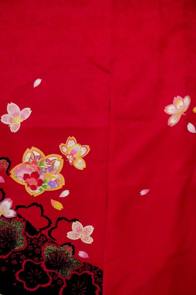 画像3: P0818A 女性用 女の子用着物   化繊 深い赤色,  桜 【中古】【USED】【リサイクル】 ★★☆☆☆【P0818A】 (3)