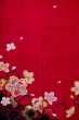 画像5: P0818A 女性用 女の子用着物   化繊 深い赤色,  桜 【中古】【USED】【リサイクル】 ★★☆☆☆【P0818A】 (5)