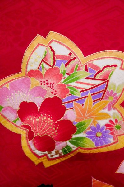 画像10: P0818A 女性用 女の子用着物   化繊 深い赤色,  桜 【中古】【USED】【リサイクル】 ★★☆☆☆【P0818A】 (10)