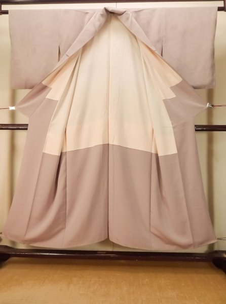 画像2: P0818D 女性用 色無地   シルク（正絹） 淡い灰色がかった藤色,  【中古】【USED】【リサイクル】 ★★★☆☆【P0818D】 (2)