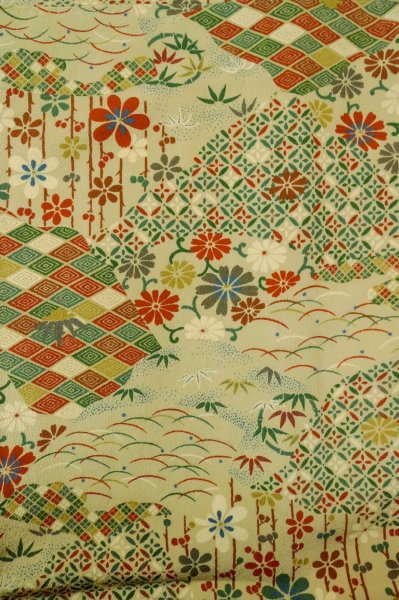 画像4: P0818F 女性用 小紋   シルク（正絹） 灰色がかったベージュ,  花 【中古】【USED】【リサイクル】 ★★★★☆【P0818F】 (4)