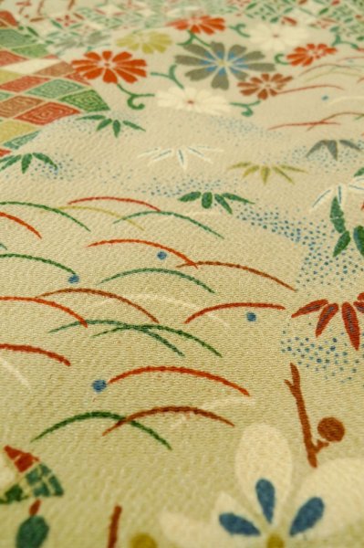 画像9: P0818F 女性用 小紋   シルク（正絹） 灰色がかったベージュ,  花 【中古】【USED】【リサイクル】 ★★★★☆【P0818F】 (9)
