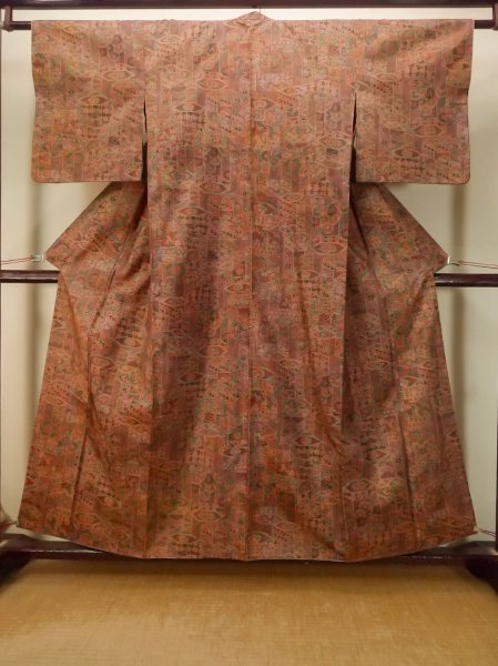 画像1: P0818H 女性用 紬   シルク（正絹） 深いえんじ,  菊 【中古】【USED】【リサイクル】 ★★★★☆【P0818H】 (1)