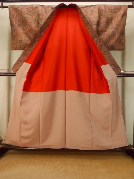 画像2: P0818H 女性用 紬   シルク（正絹） 深いえんじ,  菊 【中古】【USED】【リサイクル】 ★★★★☆【P0818H】 (2)