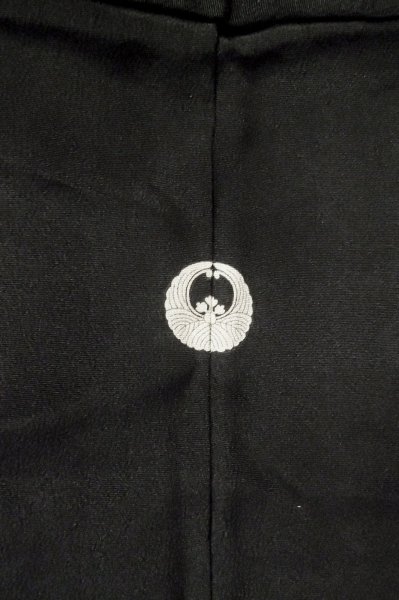 画像3: P0818V 女性用 紋付   シルク（正絹） 黒,  【中古】【USED】【リサイクル】 ★★★☆☆【P0818V】 (3)