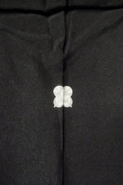 画像3: P0819A 女性用 紋付   シルク（正絹） 黒,  【中古】【USED】【リサイクル】 ★★★★☆【P0819A】 (3)