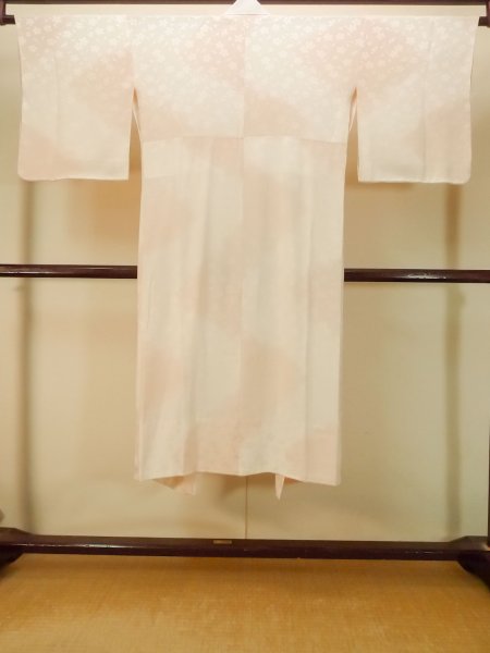 画像2: P0901G 女性用 襦袢   シルク（正絹） 淡い桃色,  ぼかし 【中古】【USED】【リサイクル】 ★★★★☆【P0901G】 (2)