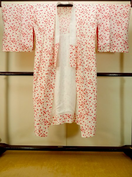 画像1: P0901M 女性用 襦袢   シルク（正絹） 白,  もみじ 【中古】【USED】【リサイクル】 ★★★★☆【P0901M】 (1)