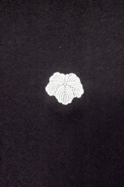 画像3: P0902B 女性用 紋付   シルク（正絹） 黒,  【中古】【USED】【リサイクル】 ★★★★☆【P0902B】 (3)