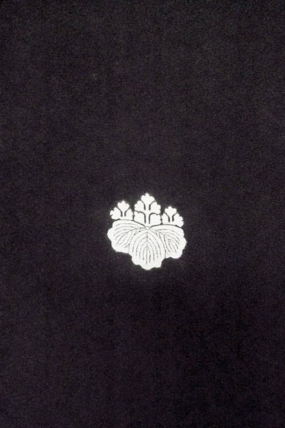 画像3: P0902C 女性用 紋付   シルク（正絹） 黒,  【中古】【USED】【リサイクル】 ★★★★☆【P0902C】 (3)