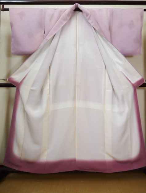 I1116B 小紋 女性用着物 シルク（正絹） 薄い ピンク, 色紙 【中古 